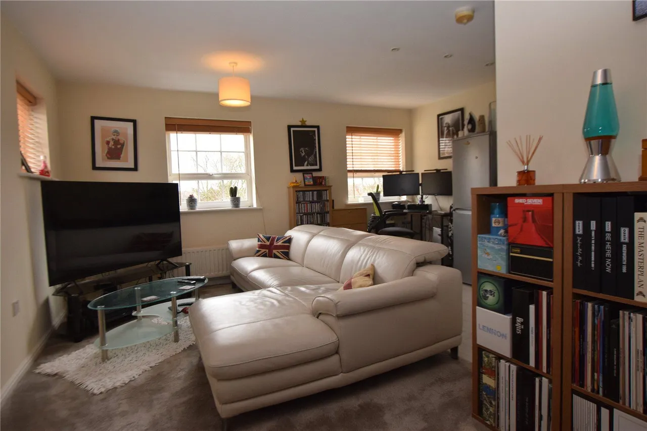 Ash Apartments, Chaloner Green, WF1, photo 2