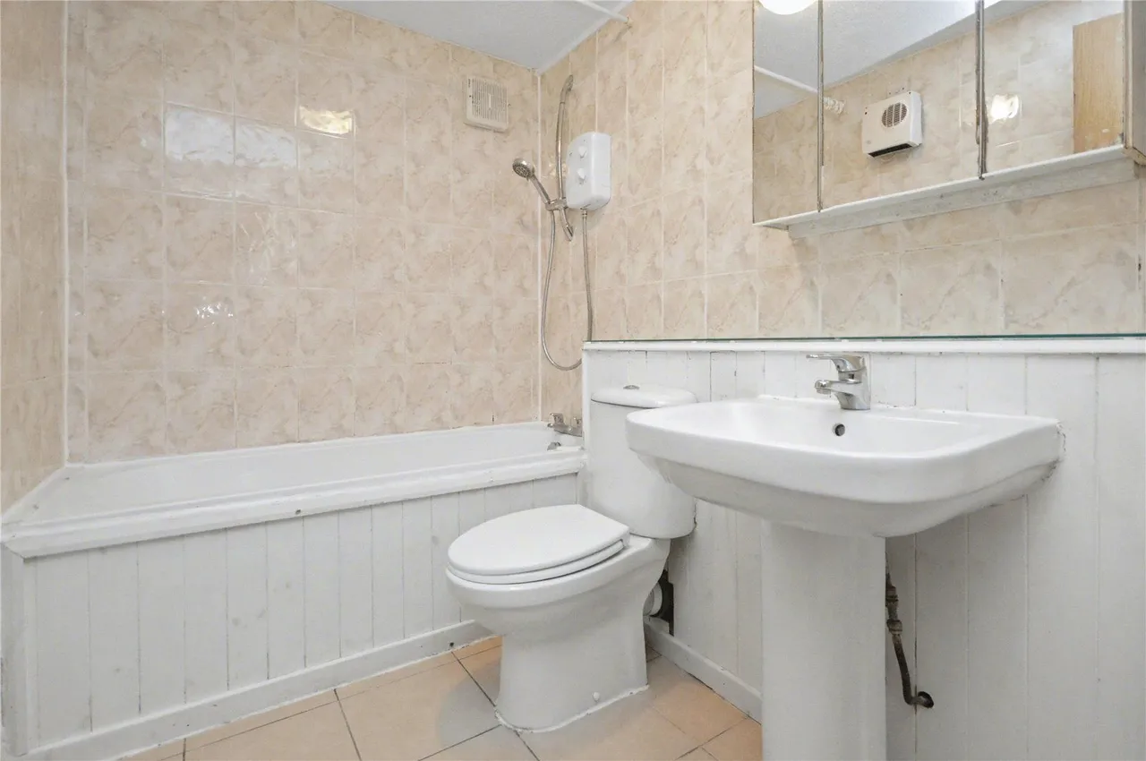 Gardeners Court, Leeds, LS10, photo 6