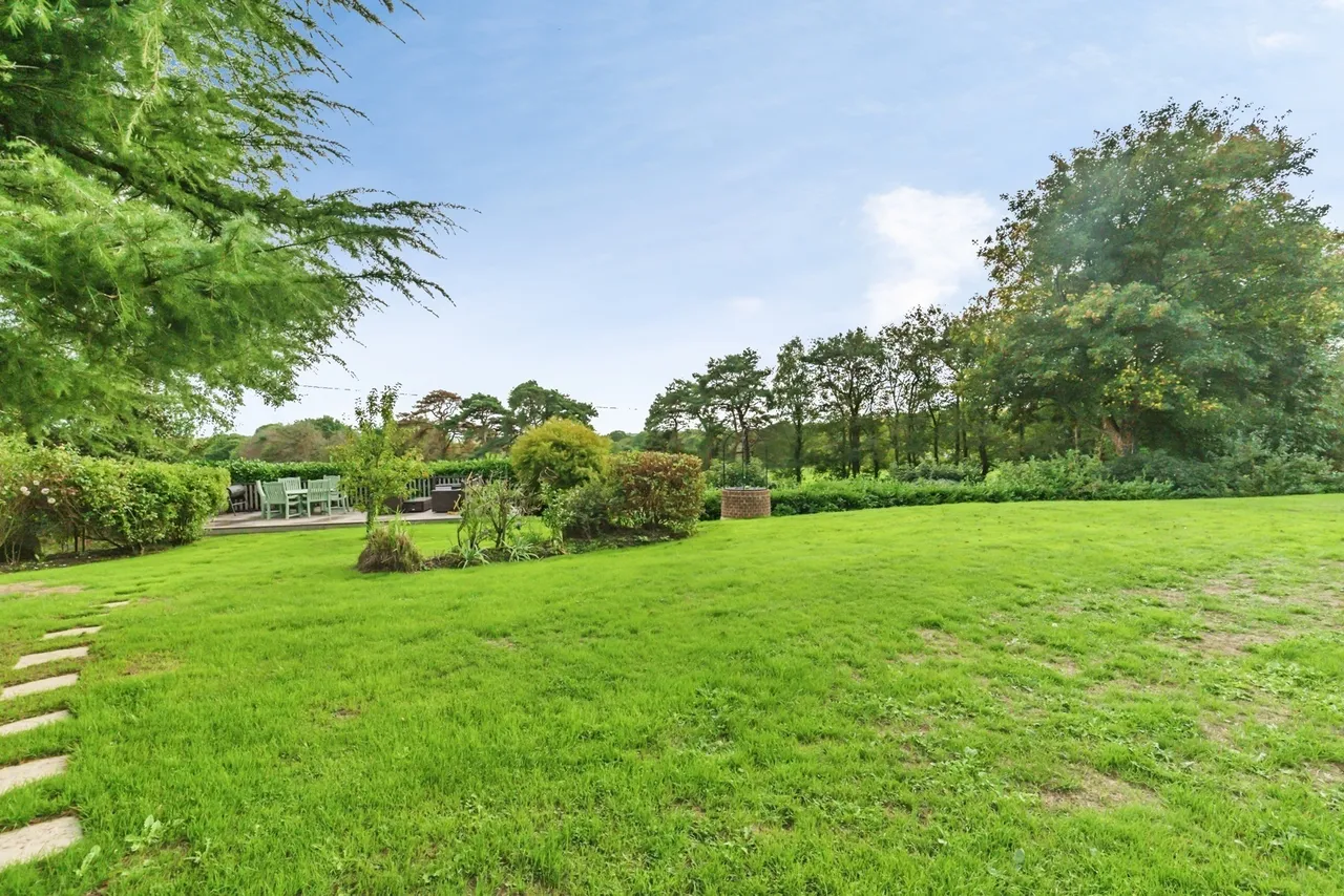 Lions Green, TN21, photo 25