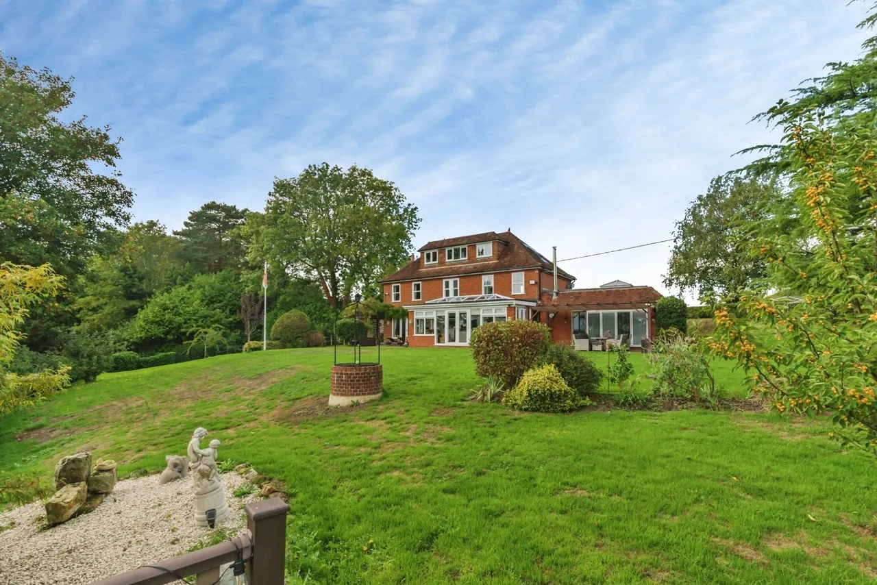 Lions Green, TN21, photo 30