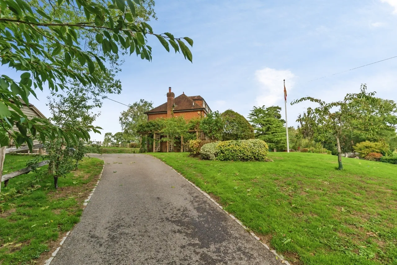 Lions Green, TN21, photo 31