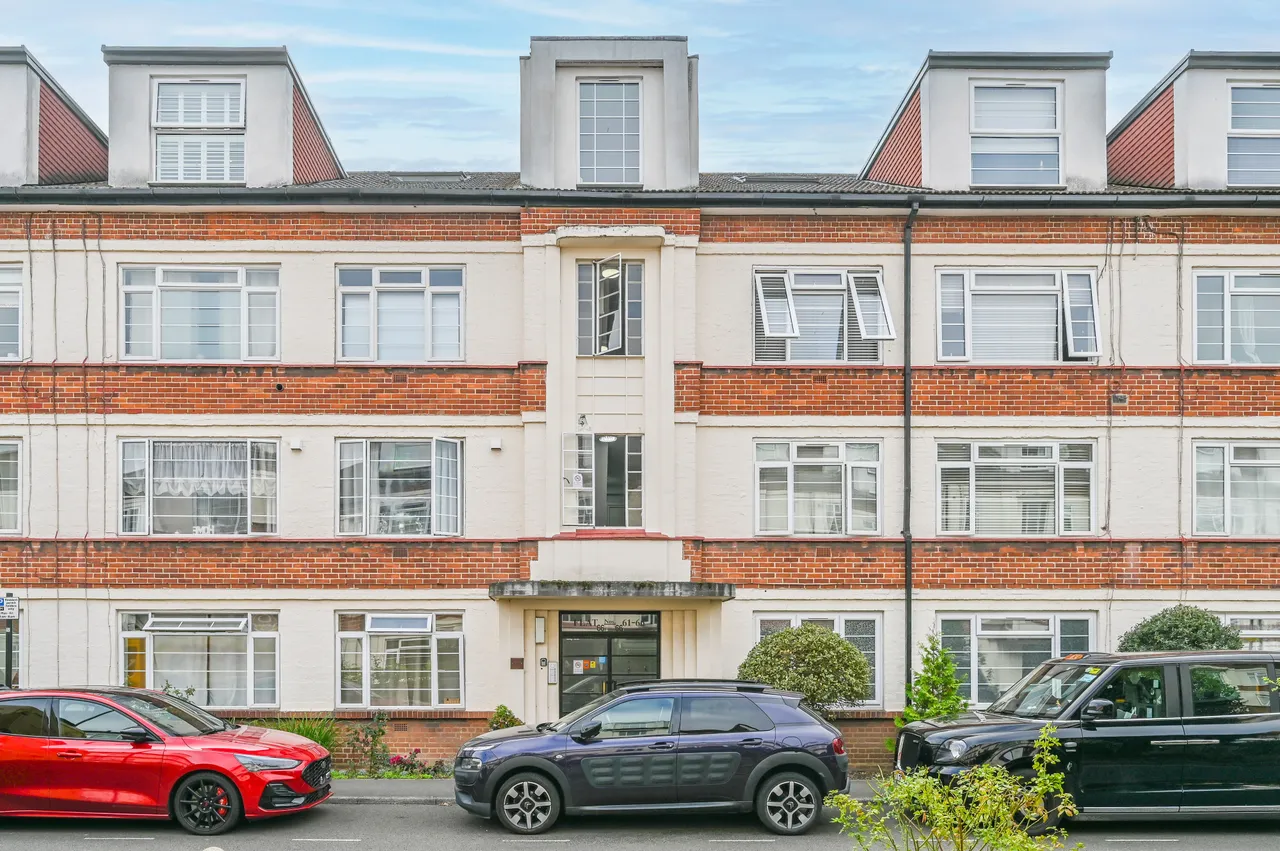 3 bed flat for sale, Brentford, TW8
