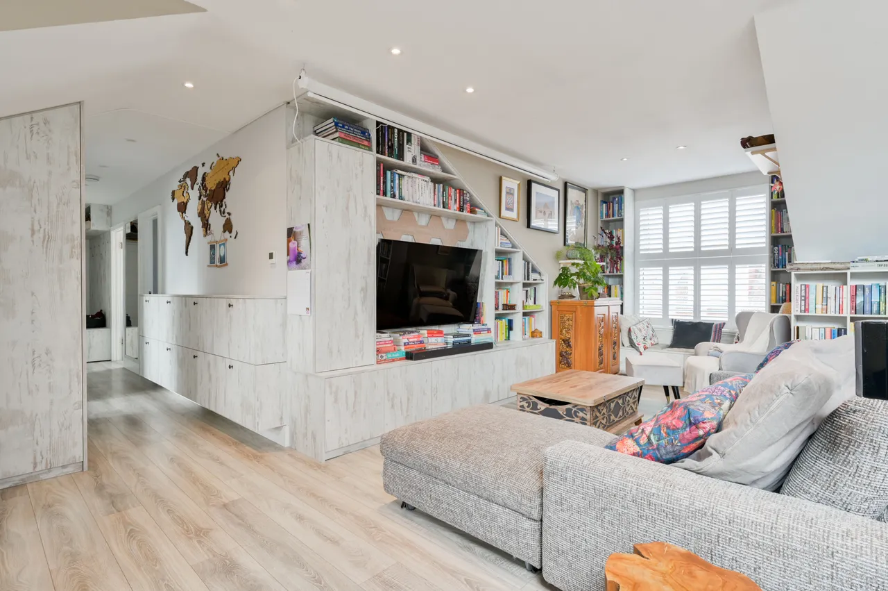 Brentford, TW8, photo 6