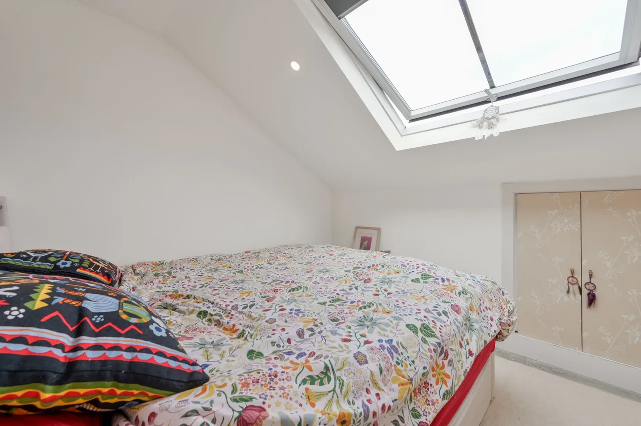 Brentford, TW8, photo 10