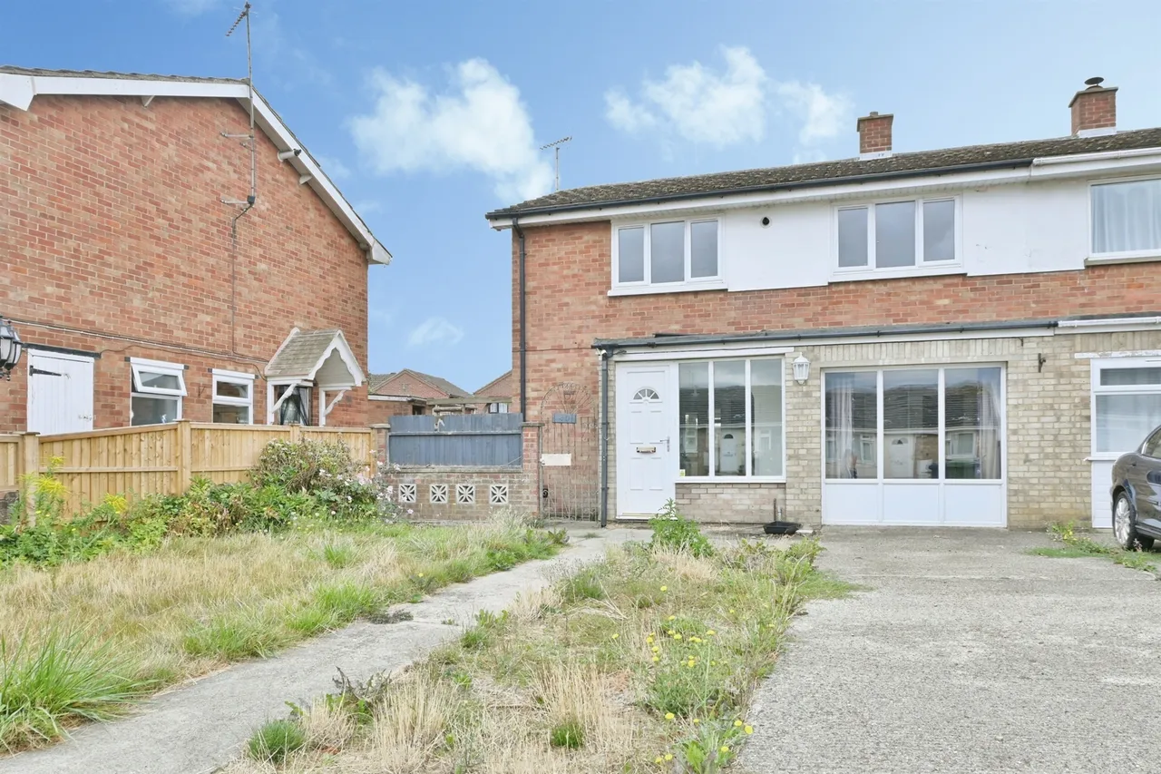 3 bed house for sale — Woodgate Road, Leverington, Wisbech