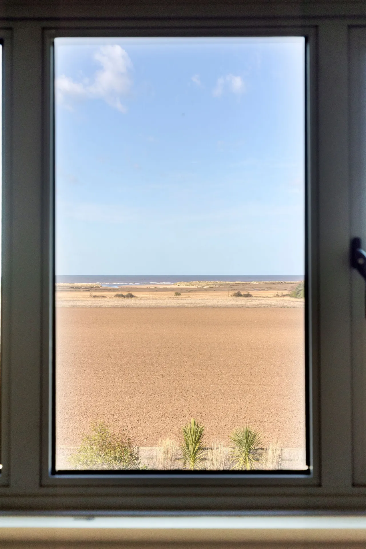 A Serene Retreat with Sunlit Gardens, photo 15