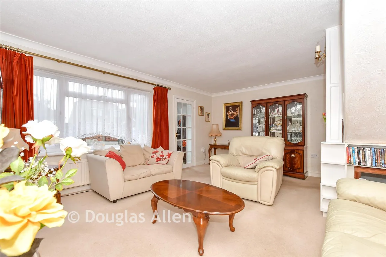 Great Berry Lane, Langdon Hills, SS16, photo 3