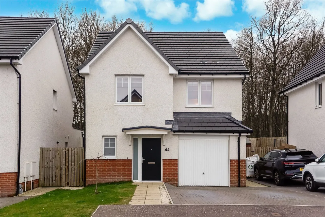 4 bed house to rent — Newall Avenue, Craigowl, Dundee, DD3 0FG