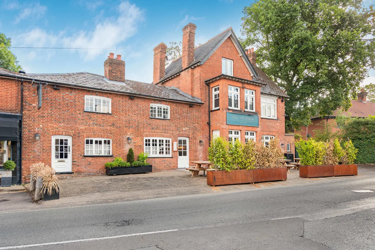 Broom Hall, Oxshott, KT22, photo 18