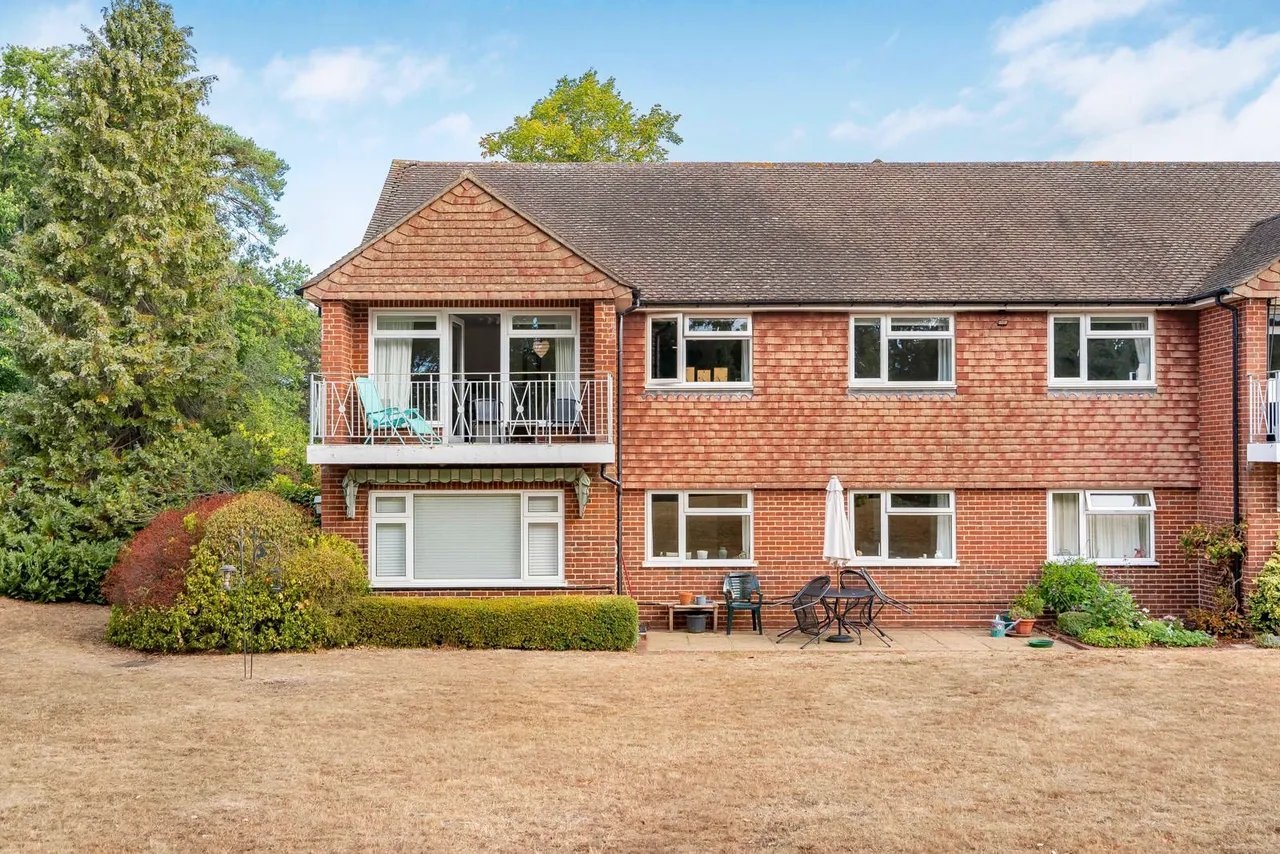Broom Hall, Oxshott, KT22, photo 20
