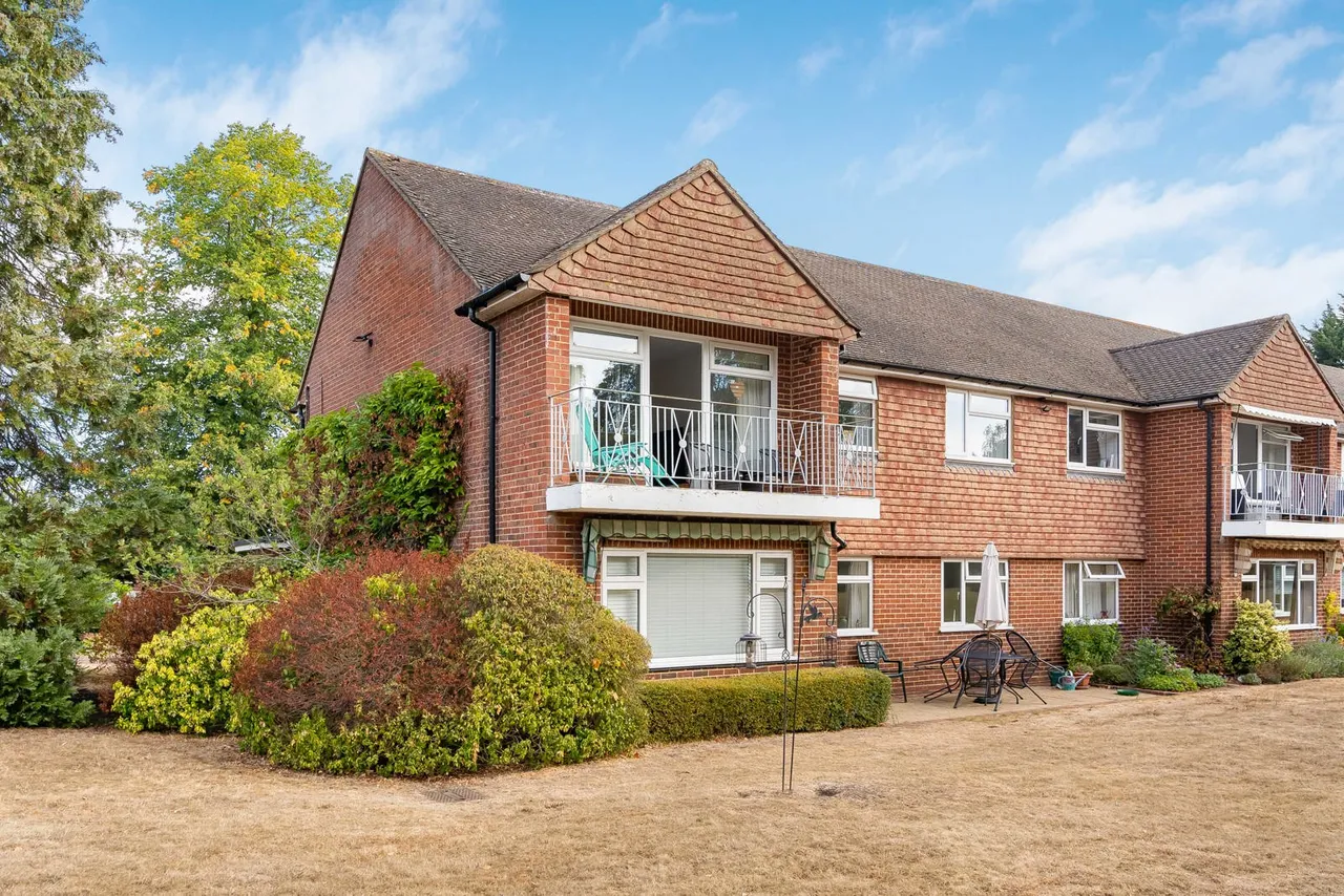 Broom Hall, Oxshott, KT22, photo 19