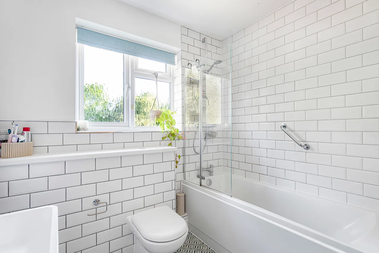 Broom Hall, Oxshott, KT22, photo 8