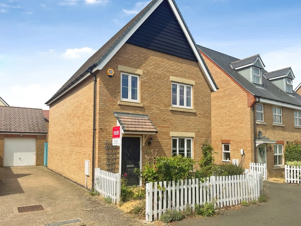 4 bed house for sale — Arnold Rise, Biggleswade, Bedfordshire, SG18