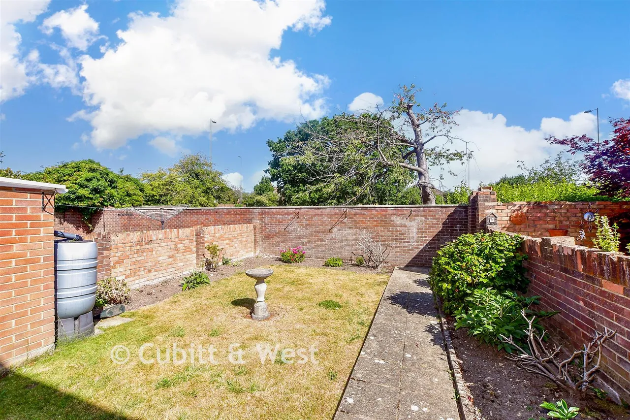 Havant Farm Close, Havant, PO9, photo 7