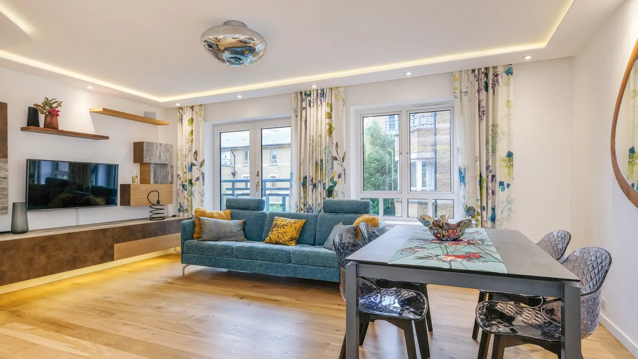 2 bed flat for sale — Admiral Walk, London, W9
