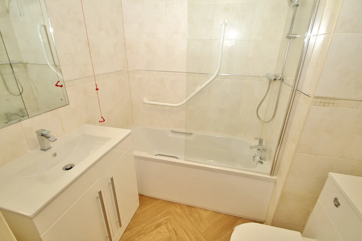 Otters Court, Witney, photo 7