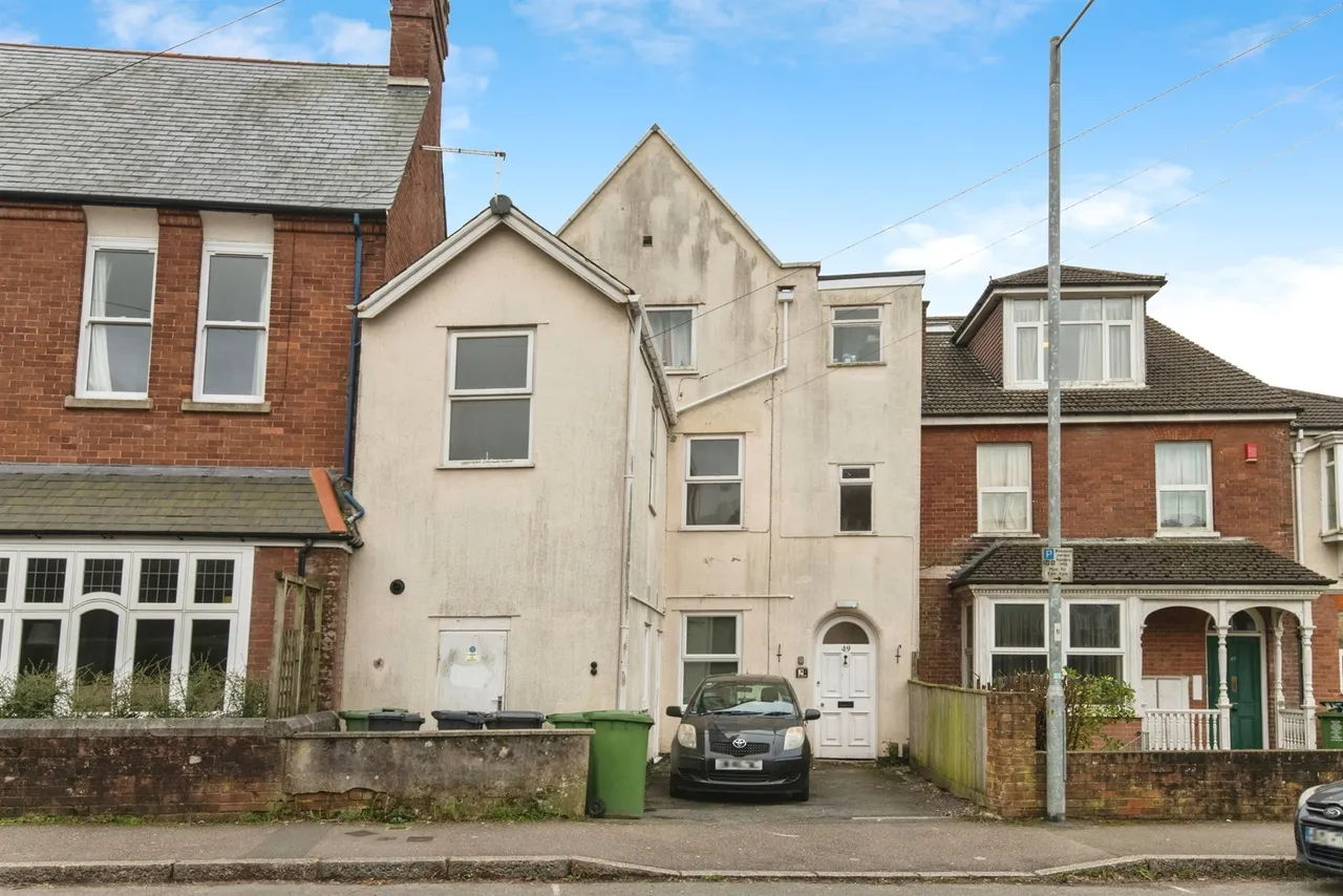 3 bed flat for sale — Union Road, Exeter