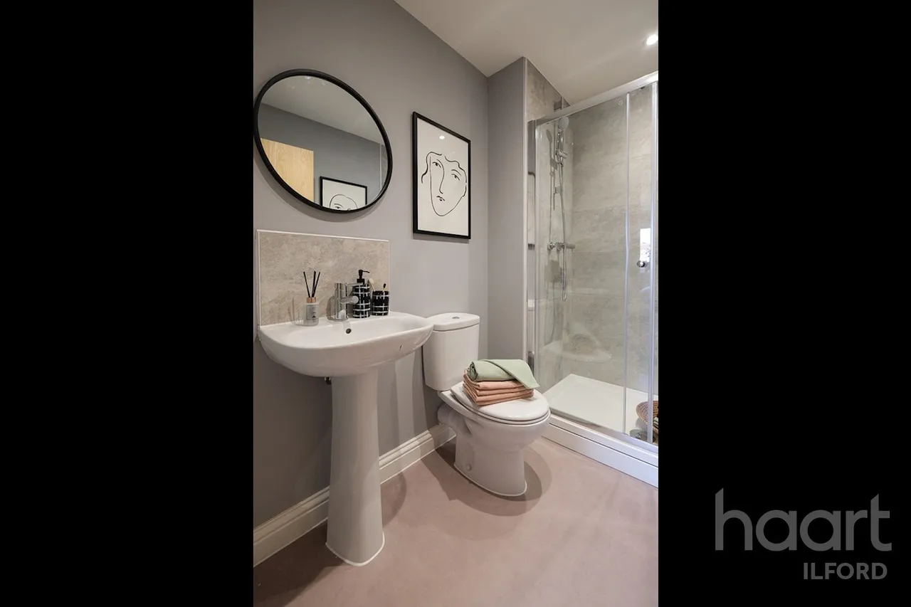 Wessex Close, London, IG3, photo 9