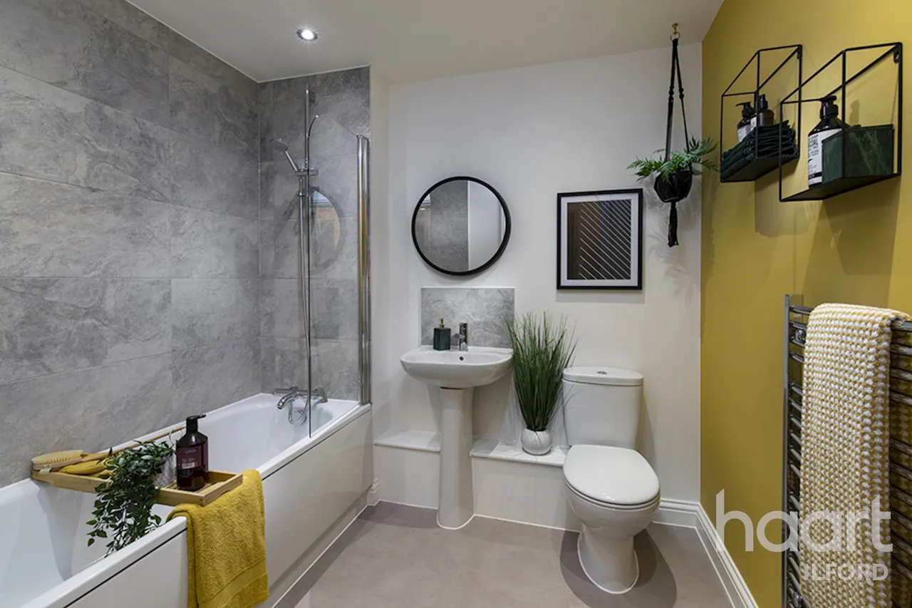 Wessex Close, London, IG3, photo 5
