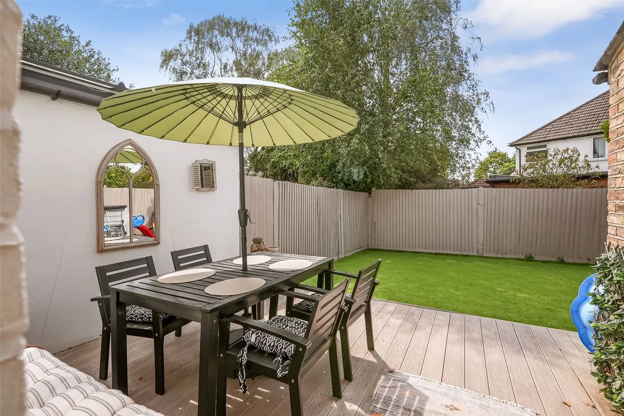 Hanworth Road, Hampton, TW12 3EJ, photo 2