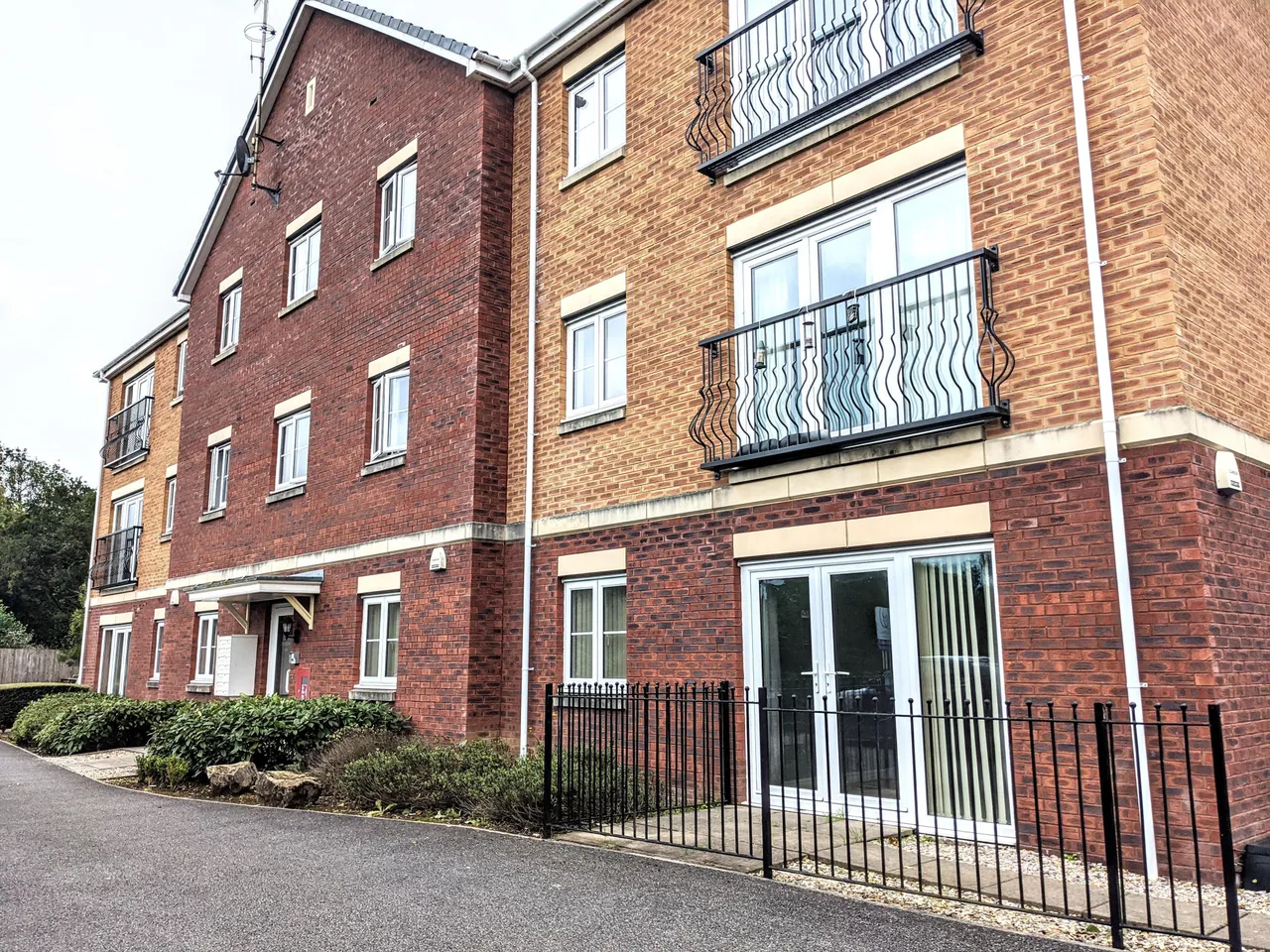 2 bed flat to rent, Meadow View, Tyla Garw, CF72