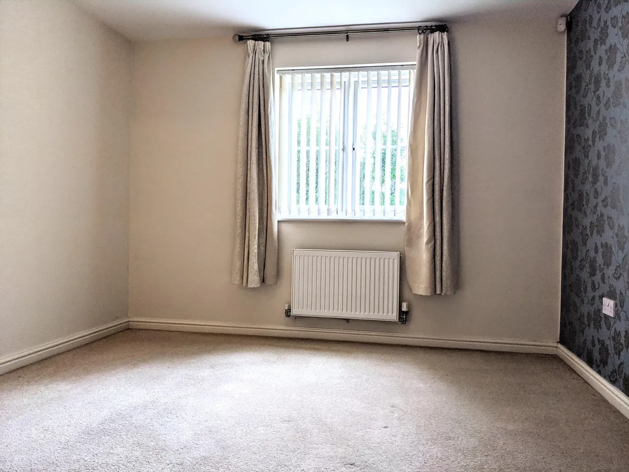 Meadow View, Tyla Garw, CF72, photo 8