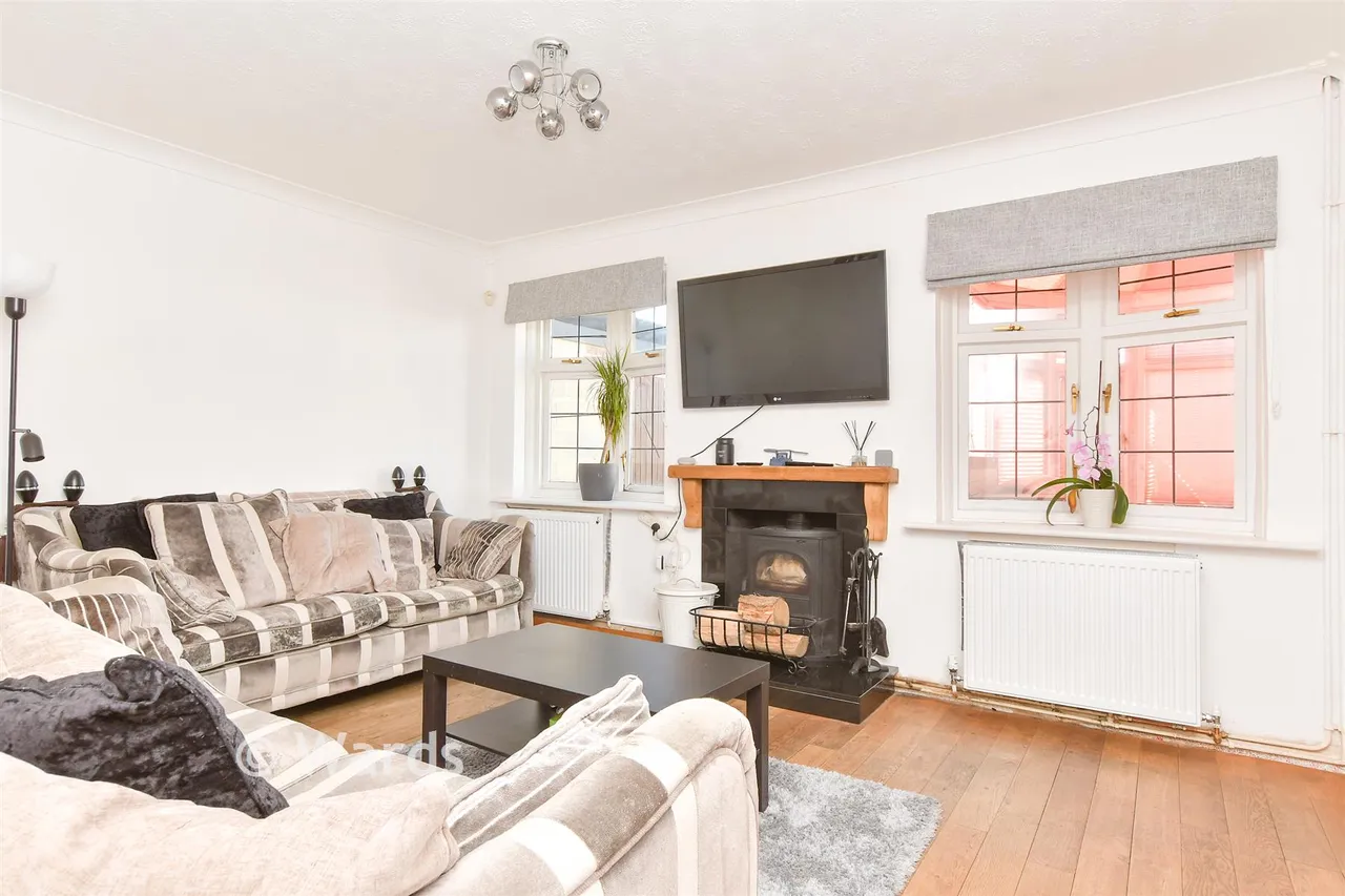 St. Francis Road, Harvel, DA13, photo 4