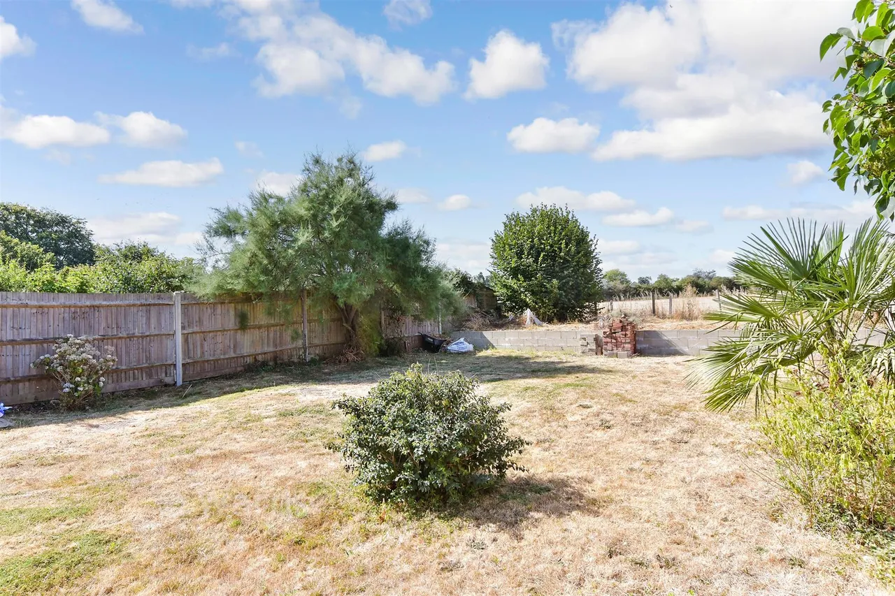 St. Francis Road, Harvel, DA13, photo 13