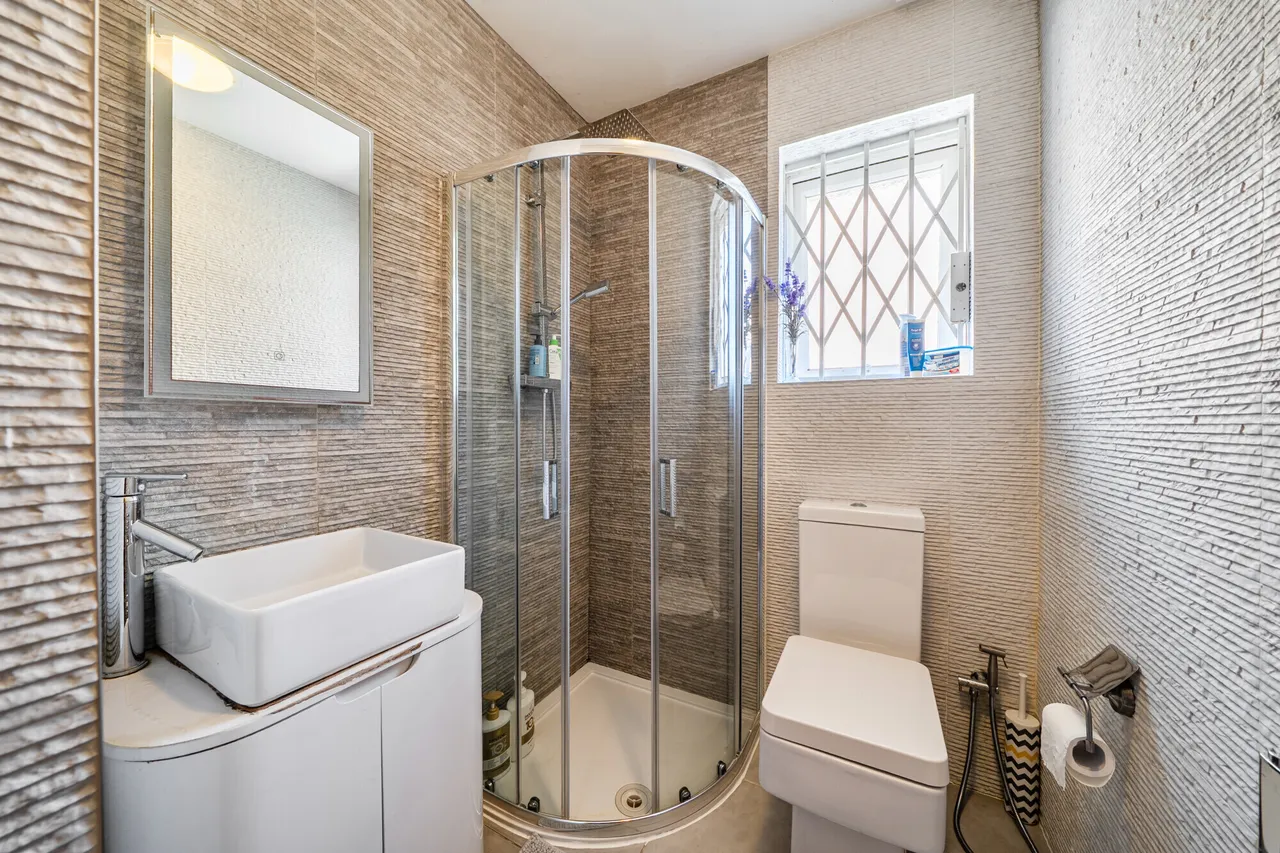 Elgin Drive, Northwood, HA6, photo 17