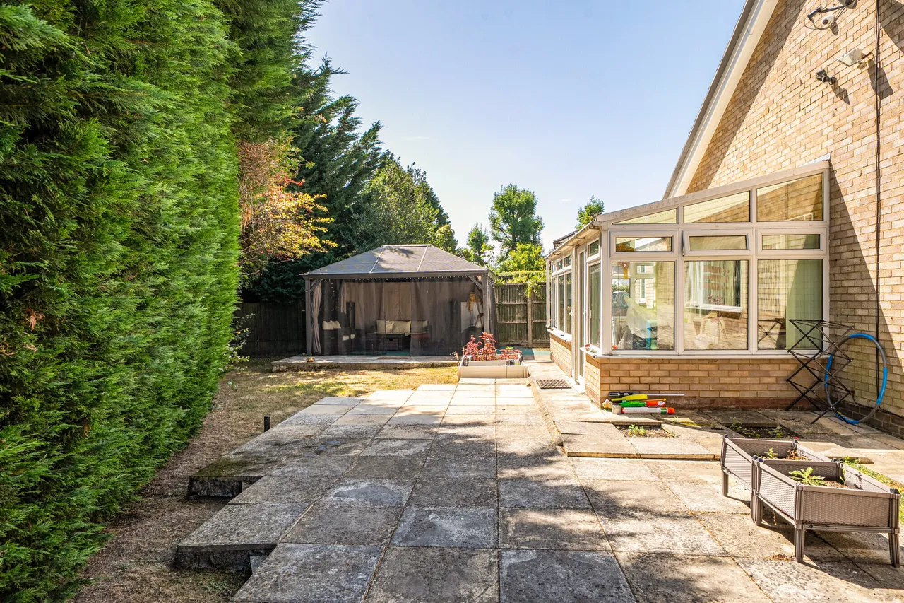 Elgin Drive, Northwood, HA6, photo 6