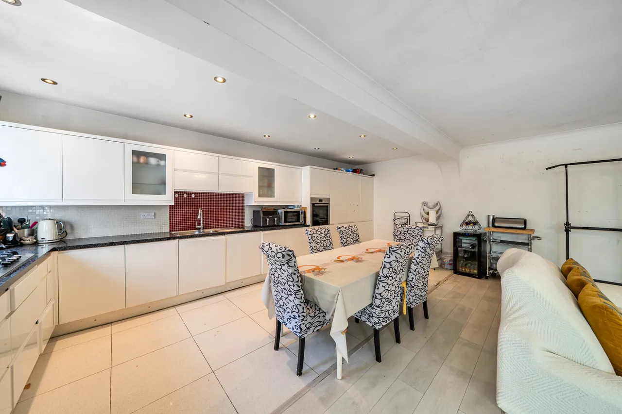 Elgin Drive, Northwood, HA6, photo 4
