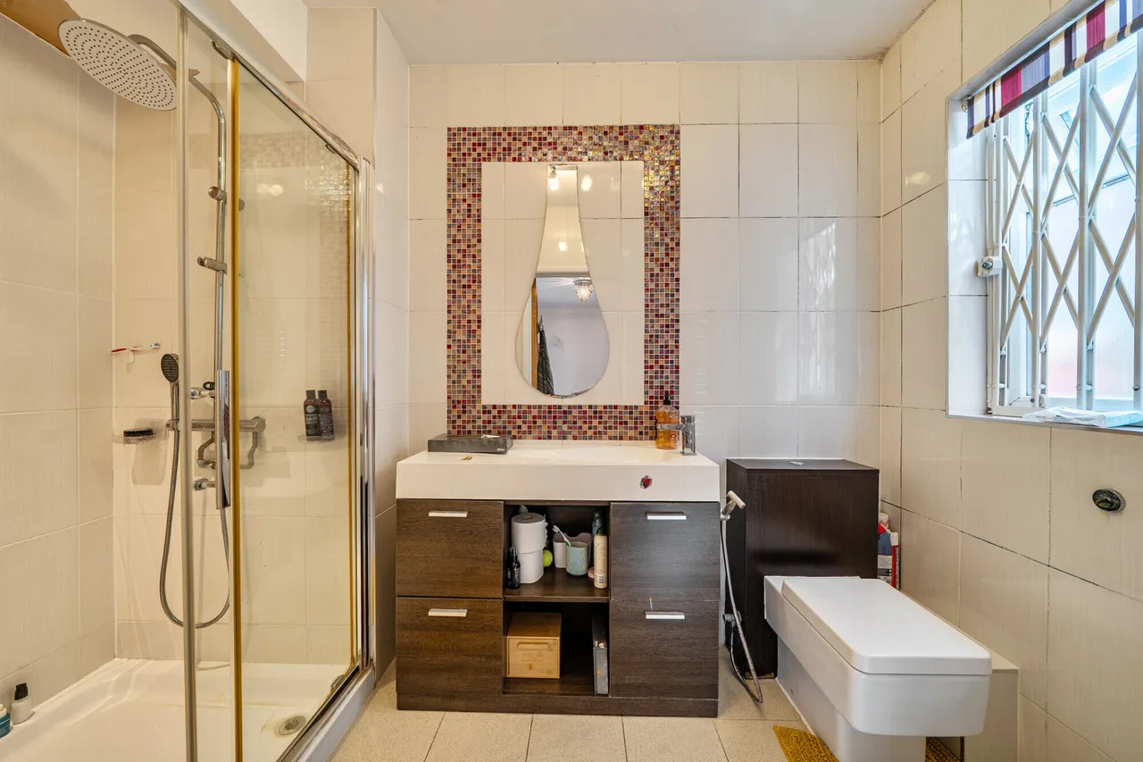 Elgin Drive, Northwood, HA6, photo 16