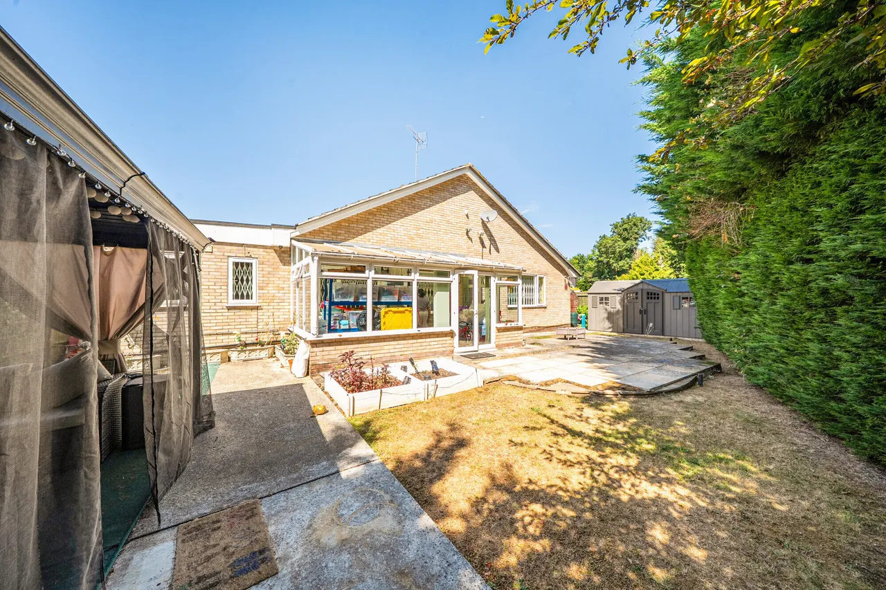 Elgin Drive, Northwood, HA6, photo 5
