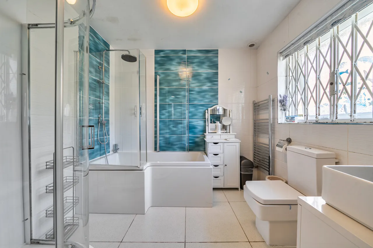 Elgin Drive, Northwood, HA6, photo 15