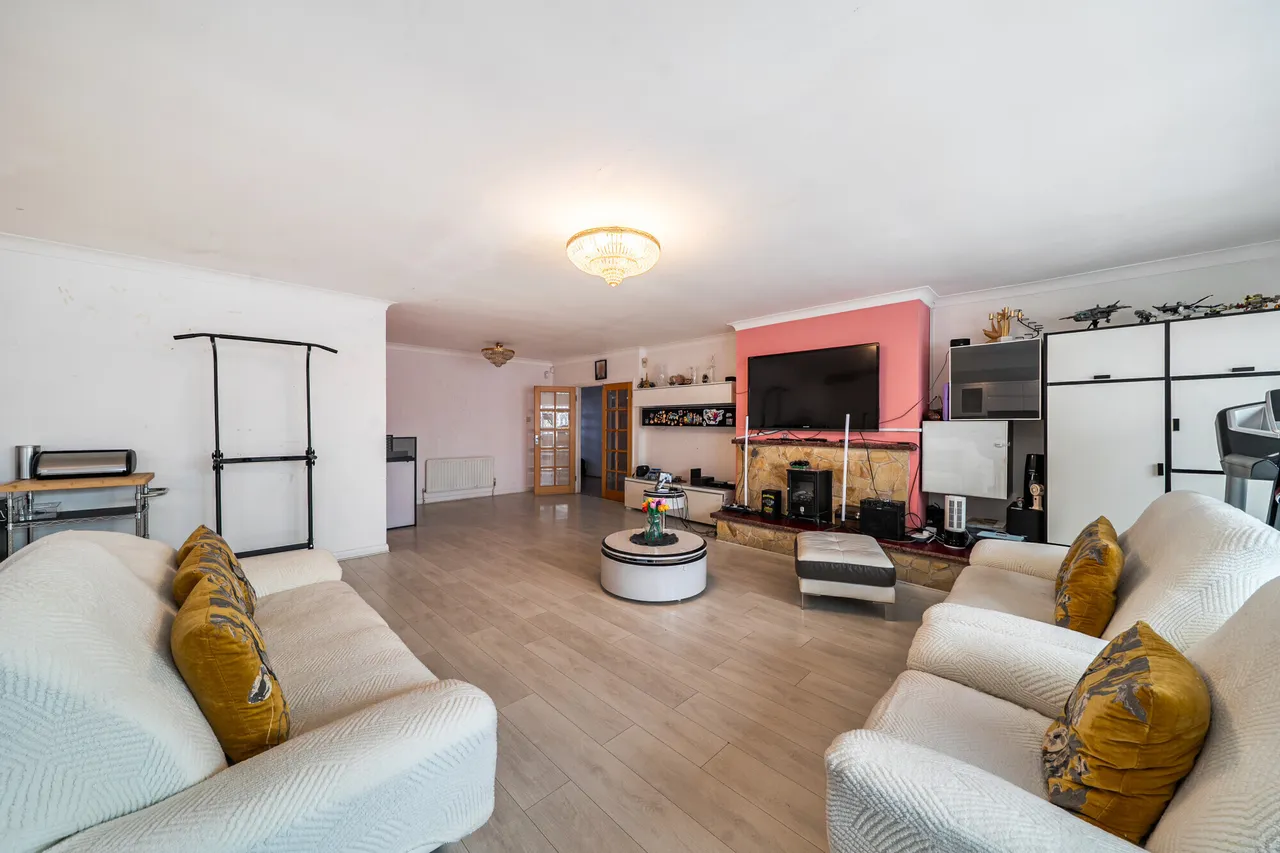 Elgin Drive, Northwood, HA6, photo 18