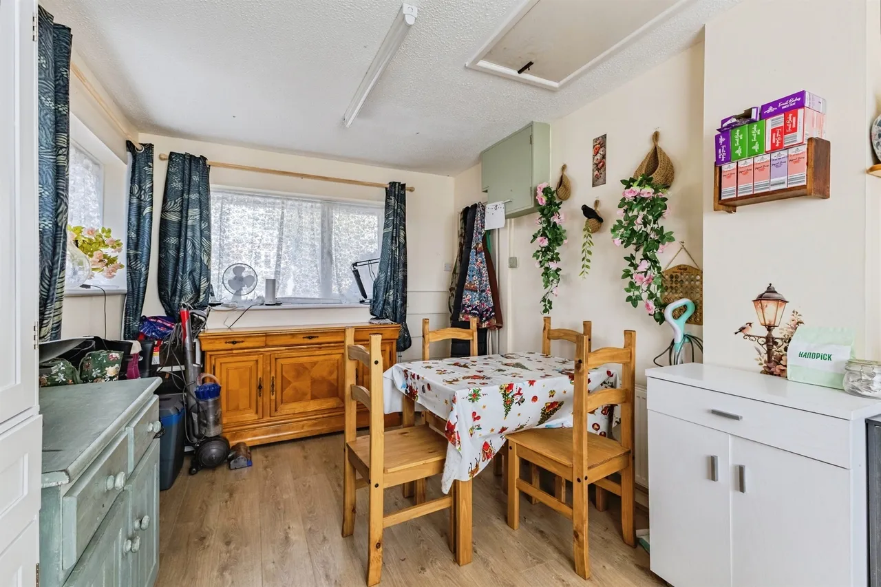 Higher Coombe Drive, Teignmouth, photo 6