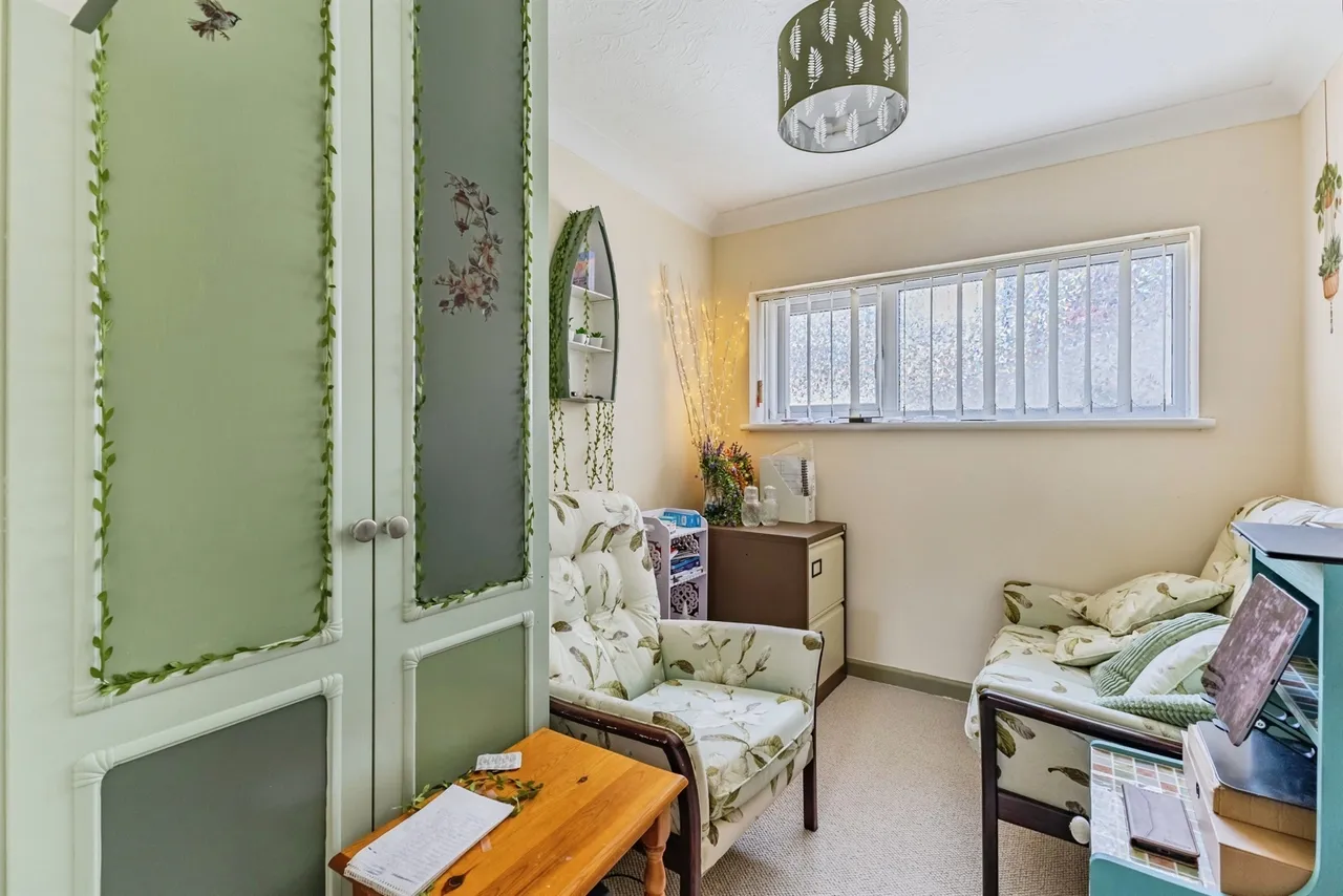 Higher Coombe Drive, Teignmouth, photo 11
