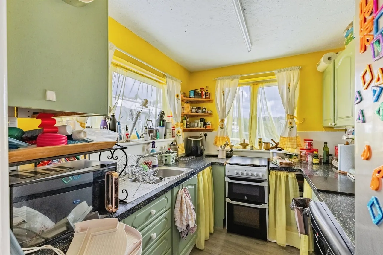 Higher Coombe Drive, Teignmouth, photo 7
