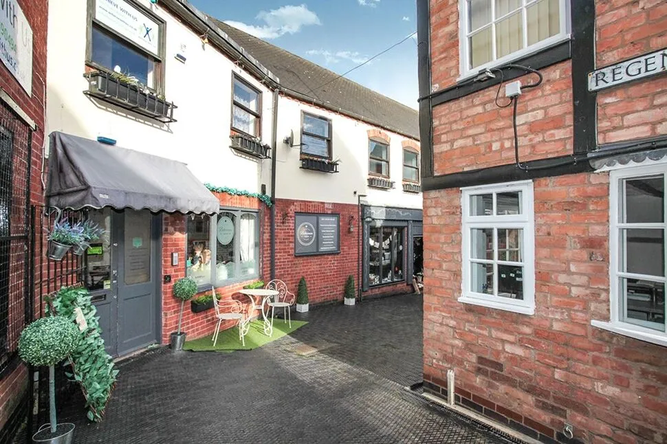1 bed flat for sale — Regent Court, Hinckley, Leicestershire, LE10