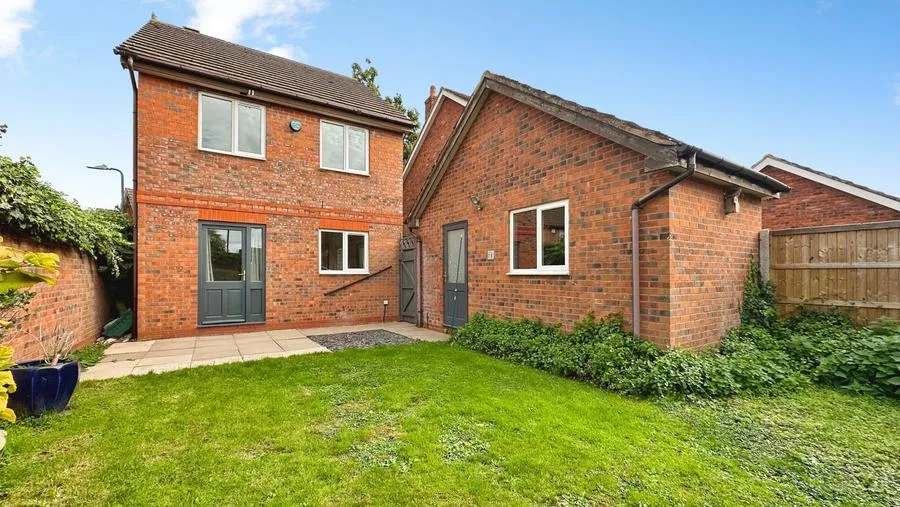 Pavilion Gardens, Bromsgrove, B61, photo 21