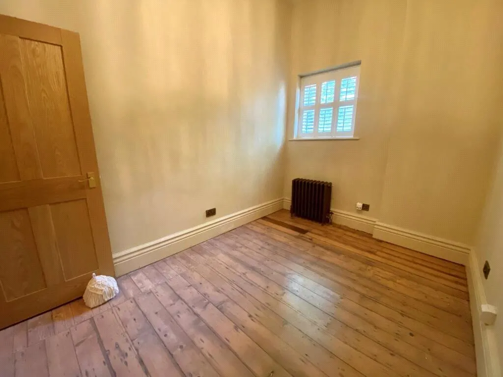 Woodville Road, Altrincham, WA14, photo 5