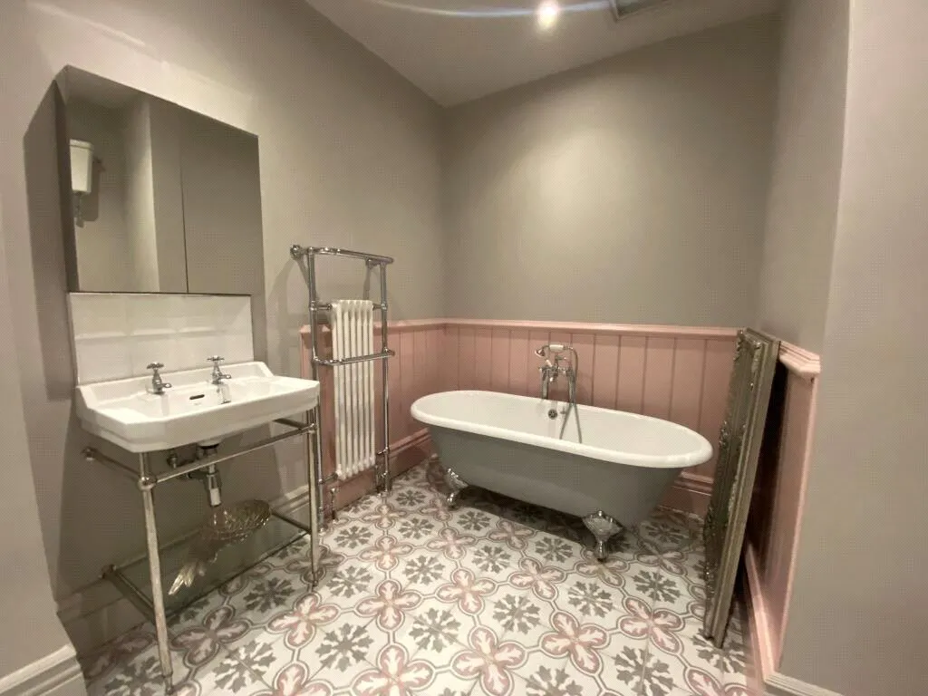 Woodville Road, Altrincham, WA14, photo 8