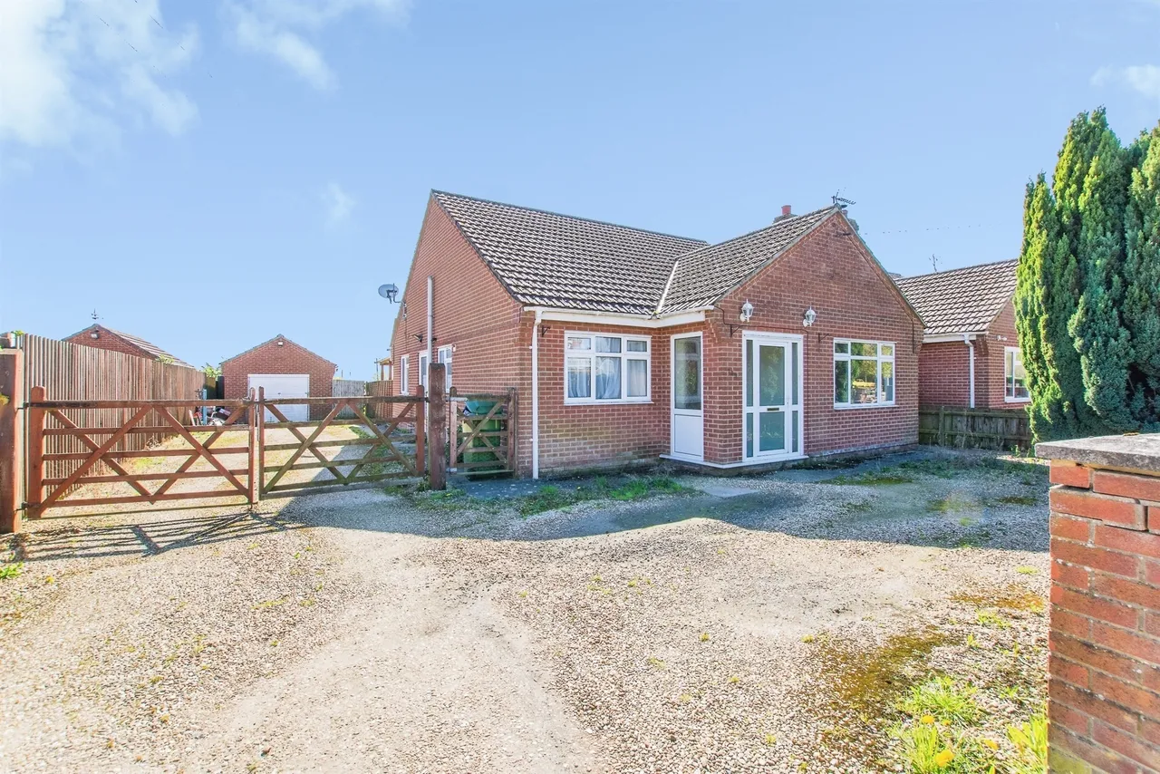 4 bed house for sale — Smeeth Road, Marshland St. James, Wisbech