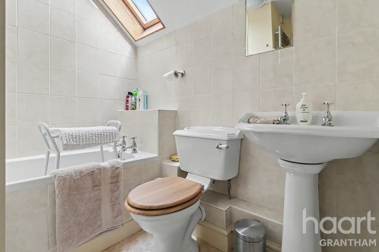 High Street, South Witham, NG33, photo 19