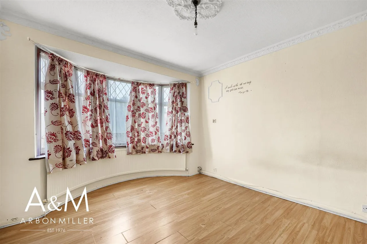 Roding Lane North, Woodford Green, Essex, IG88LJ, photo 6