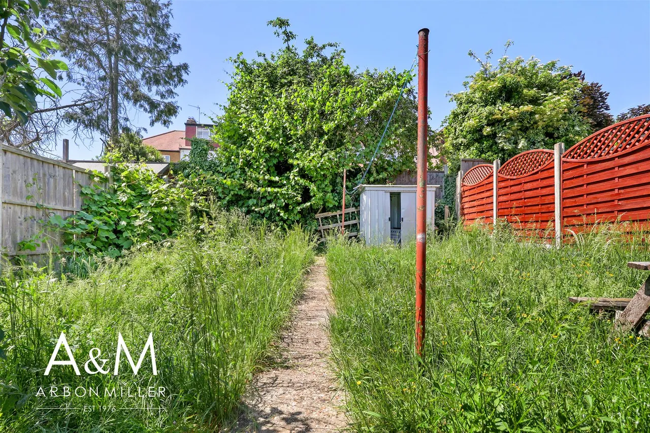 Roding Lane North, Woodford Green, Essex, IG88LJ, photo 20