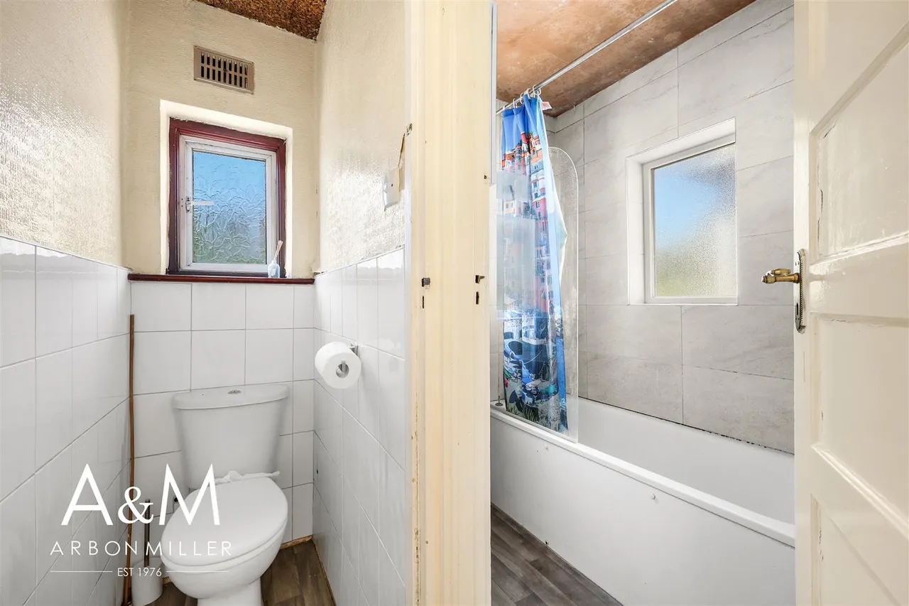 Roding Lane North, Woodford Green, Essex, IG88LJ, photo 16