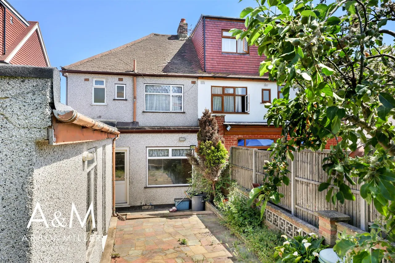 Roding Lane North, Woodford Green, Essex, IG88LJ, photo 23