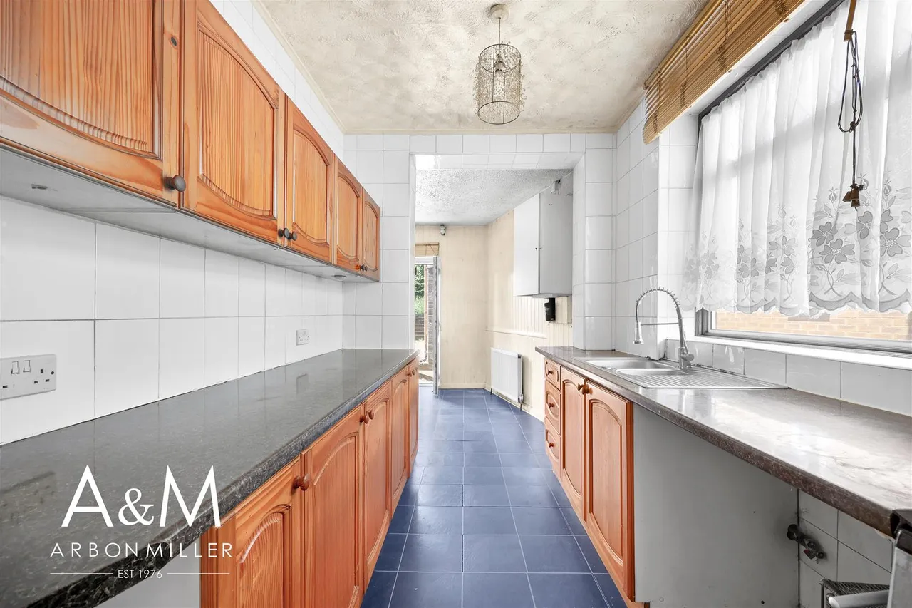 Roding Lane North, Woodford Green, Essex, IG88LJ, photo 8