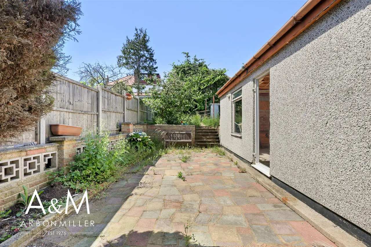 Roding Lane North, Woodford Green, Essex, IG88LJ, photo 18
